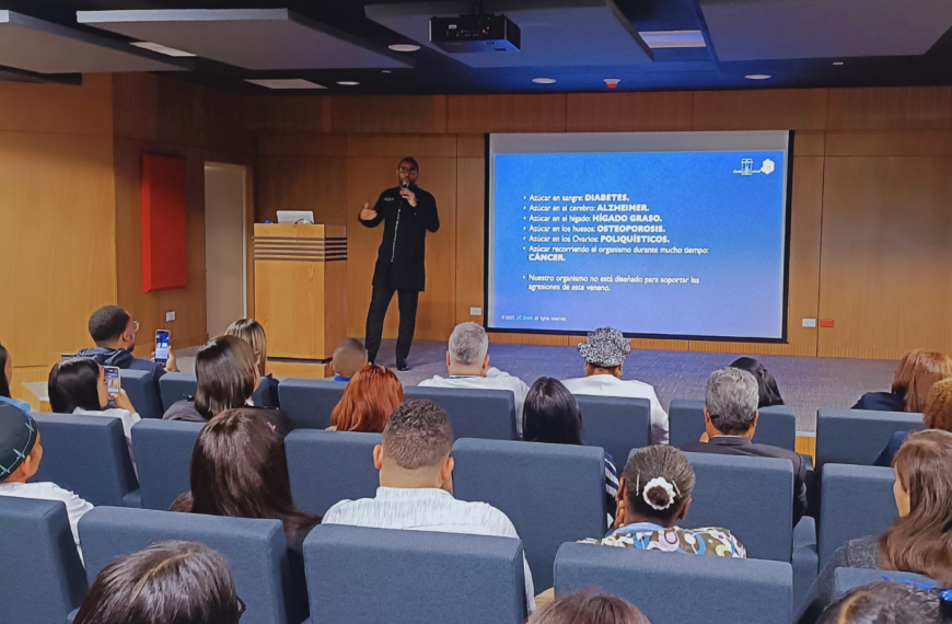 Charla ¿Por qué Enfermamos? en el Centro Especializado de Atención Ambulatoria en Salud Dr. Nelson Astacio