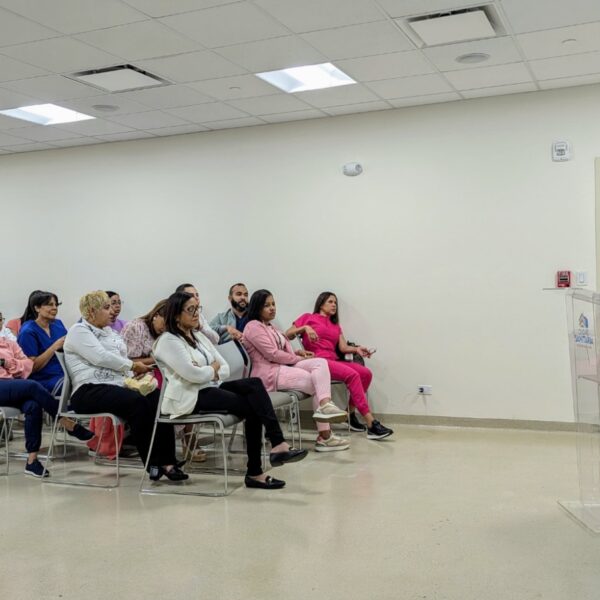 Centro Especializado de Atención Ambulatoria en Salud Dr. Nelson Astacio Imparte Charla sobre Derechos y Deberes Laborales para sus Colaboradores