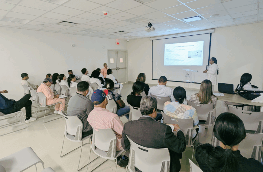 Charla Sobre Gestión de Residuos Peligrosos Fortalece Buenas Prácticas en el Centro de Salud Dr. Nelson Astacio