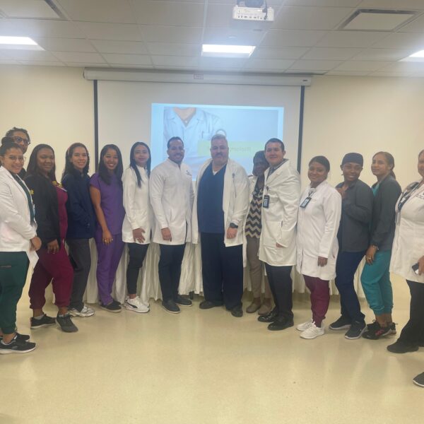 Centro Especializado de Atención Ambulatoria en Salud Dr. Nelson Astacio fortalece capacidades médicas con charla sobre Enfermedad Renal Crónica