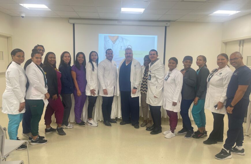 Centro Especializado de Atención Ambulatoria en Salud Dr. Nelson Astacio fortalece capacidades médicas con charla sobre Enfermedad Renal Crónica