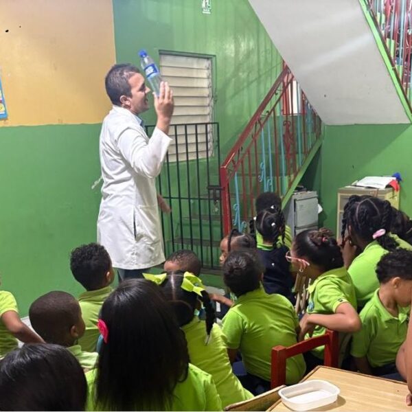 CEASNA promueve la alimentaci&oacute;n saludable en ni&ntilde;os con charla educativa en centro escolar