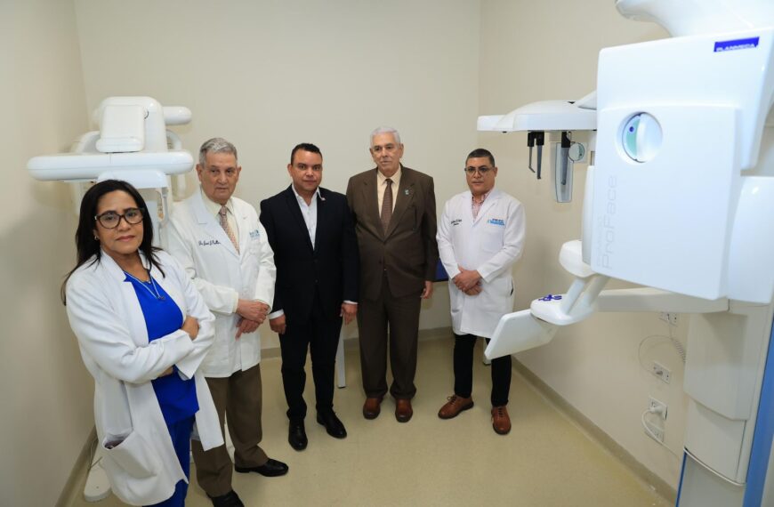 SNS fortalece atenci&oacute;n de salud bucal con entrega de tom&oacute;grafos dentales y panor&aacute;micos en ocho hospitales, con una inversi&oacute;n total que supera los 63 millones de pesos