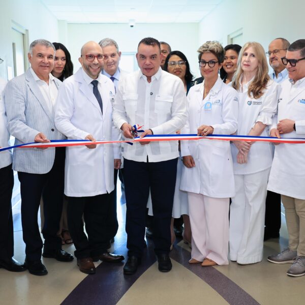 SNS inaugura primera unidad de cirug&iacute;a intrauterina del pa&iacute;s; beb&eacute;s podr&aacute;n ser operados antes de nacer de forma gratuita